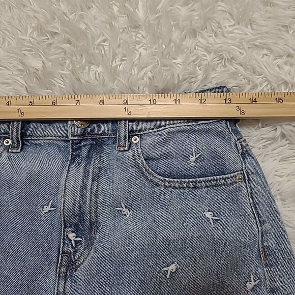 Pacsun Playboy Shorts Womens 25 Denim Distressed Hem Mom Bunny Logo Light Wash - Picture 7 of 9
